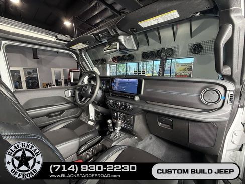 Used 2024 Jeep Wrangler Unlimited Rubicon 4xe AWD/4WD image 30