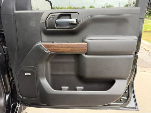 Used 2021 Chevrolet Silverado 1500 High Country w/ Technology Package AWD/4WD image 31