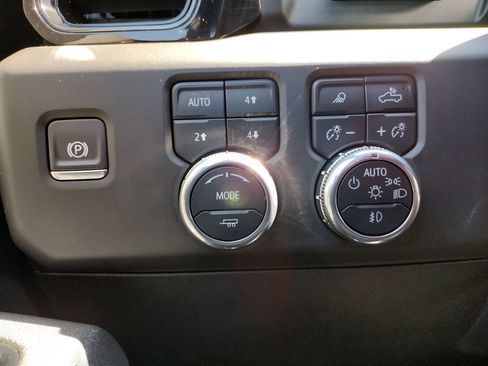 Used 2025 GMC Sierra 2500 AT4 w/ AT4 Premium Plus Package AWD/4WD image 24