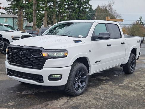 New 2026 RAM 1500 4x4 Crew Cab image 3
