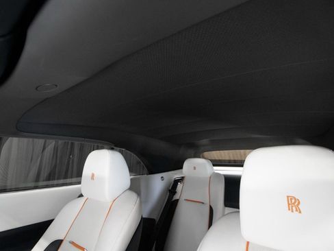 Used 2020 Rolls-Royce Dawn RWD image 24
