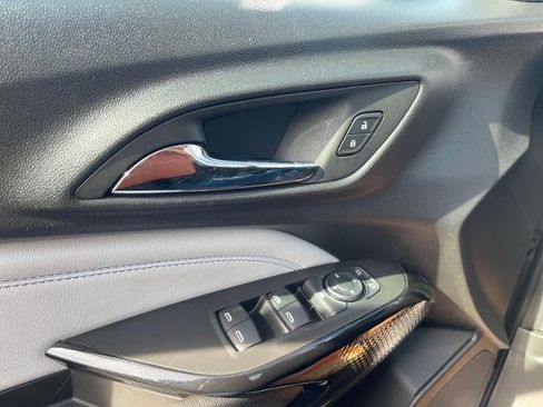 Used 2025 Chevrolet Trax LT w/ LT Convenience Package image 17