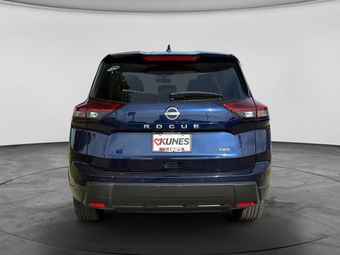 Used 2025 Nissan Rogue SV AWD/4WD image 8
