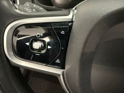 Used 2019 Volvo XC90 T6 Momentum w/ Advanced Package image 16