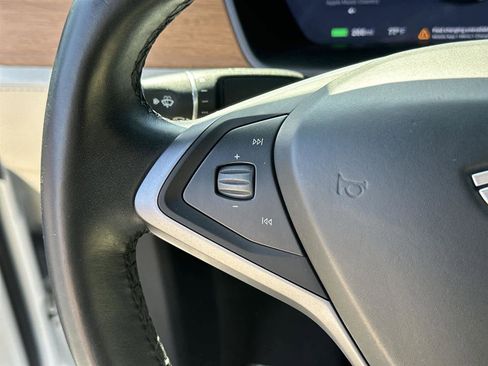 Used 2020 Tesla Model X Long Range image 25