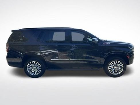 Used 2022 Chevrolet Tahoe Z71 w/ Luxury Package AWD/4WD image 7