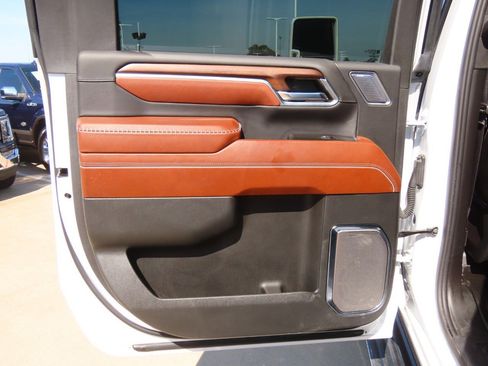 Used 2024 GMC Sierra 3500 Denali Ultimate AWD/4WD image 19