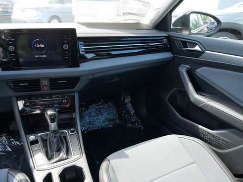 New 2025 Volkswagen Jetta SE image 10