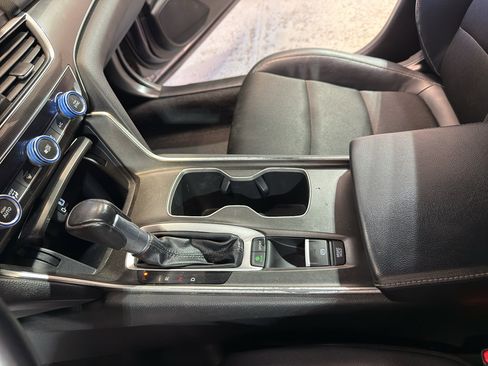 Used 2018 Honda Accord Sport image 18