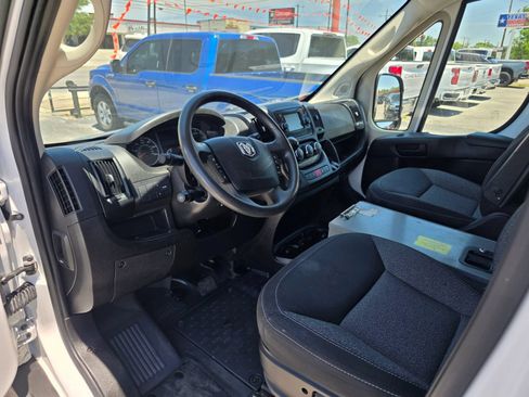 Used 2019 RAM ProMaster 2500 w/ Interior Convenience Group FWD image 12