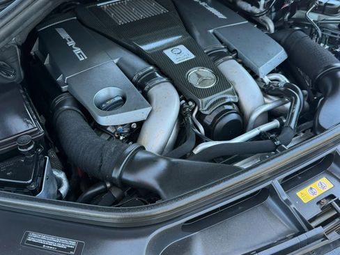 Used 2012 Mercedes-Benz ML 63 AMG 4MATIC w/ AMG Performance Pkg image 35