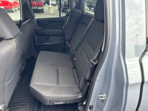 Used 2025 Honda Ridgeline Sport image 15