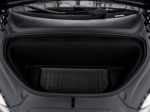 Used 2022 Tesla Model X image 58