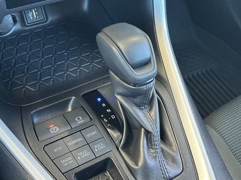 Certified 2025 Toyota RAV4 LE AWD/4WD image 20