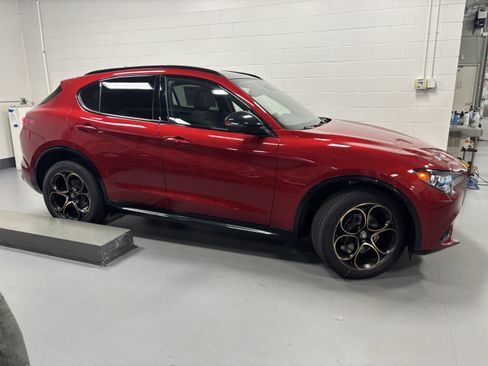 New 2025 Alfa Romeo Stelvio Sprint image 7