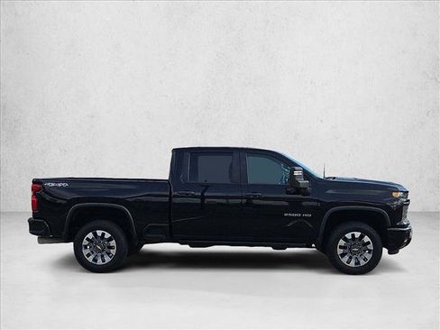 Used 2023 Chevrolet Silverado 2500 High Country w/ Z71 Off-Road Package AWD/4WD image 4