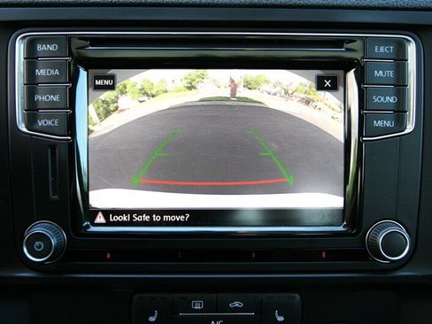 Used 2017 Volkswagen Jetta SE FWD image 25
