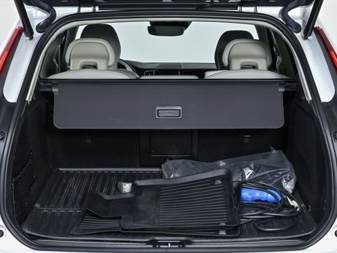 Used 2019 Volvo XC60 T8 Inscription w/ Advanced Package image 30