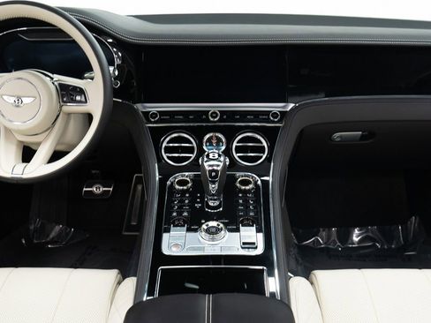Used 2023 Bentley Continental GT Azure image 33