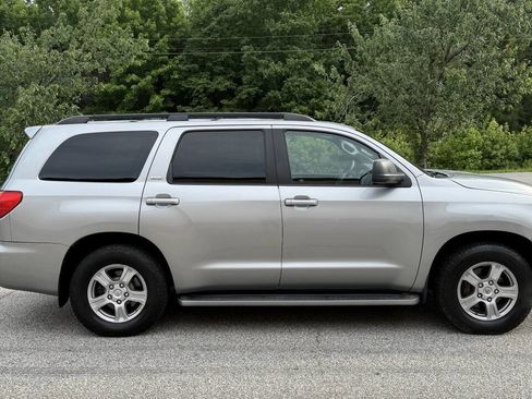 Used 2008 Toyota Sequoia SR5 image 9