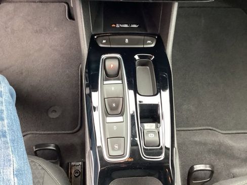 Used 2022 Chevrolet Bolt EUV LT w/ Driver Confidence Package image 23