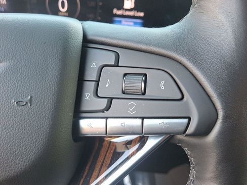 Used 2022 Cadillac Escalade Premium Luxury image 24