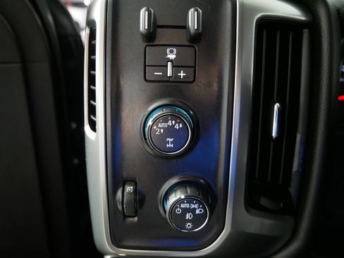 Used 2019 Chevrolet Silverado 1500 LT w/ All Star Edition AWD/4WD image 26