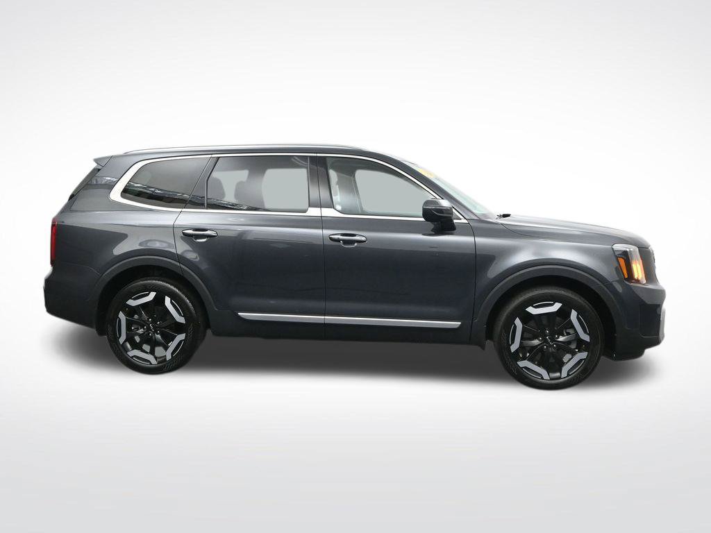 Used 2024 Kia Telluride S w/ S Sunroof Package FWD image 4