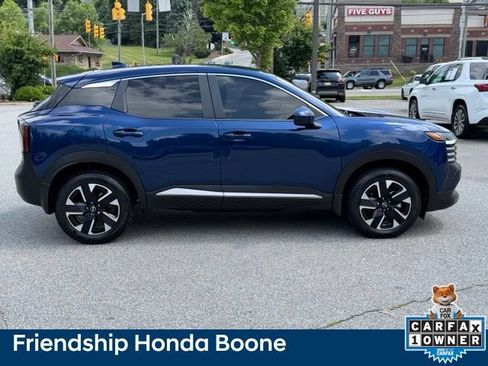 Used 2025 Nissan Kicks SV AWD/4WD image 4