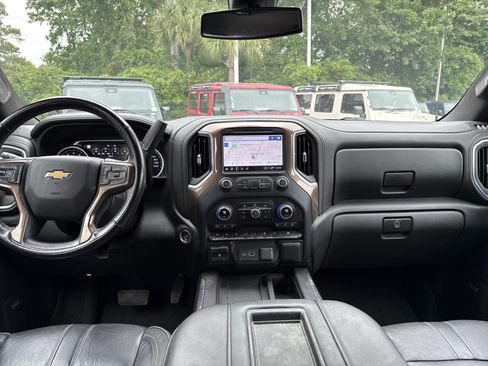 Used 2021 Chevrolet Silverado 1500 High Country w/ Safety Package II AWD/4WD image 24
