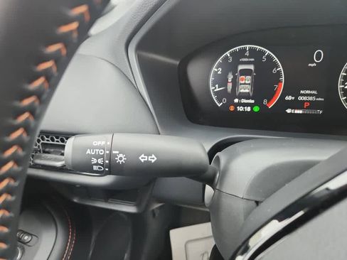 Certified 2025 Honda HR-V Sport image 31