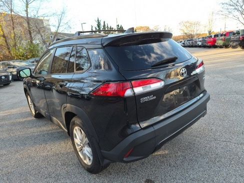 Used 2022 Toyota Corolla Cross LE image 8