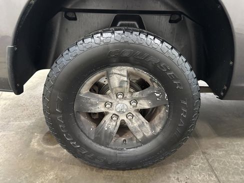 Used 2017 RAM 1500 ST w/ SXT Appearance Group image 28