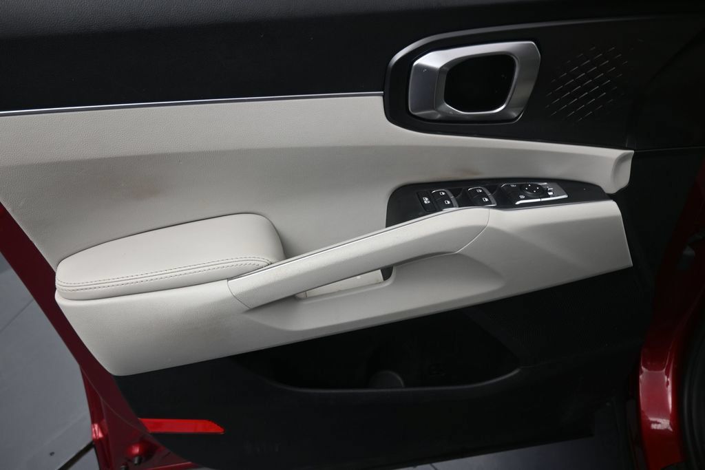 Used 2021 Kia Sorento S FWD image 11