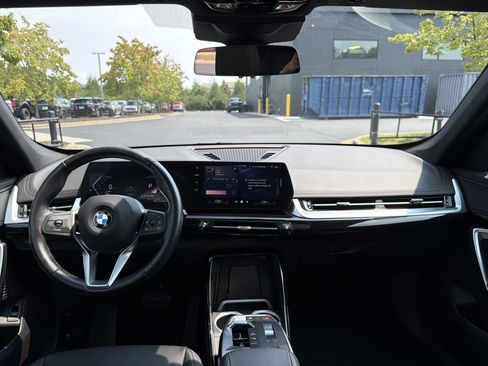 Used 2025 BMW X1 xDrive28i w/ Convenience Package AWD/4WD image 41