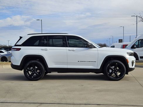 New 2025 Jeep Grand Cherokee Limited image 7