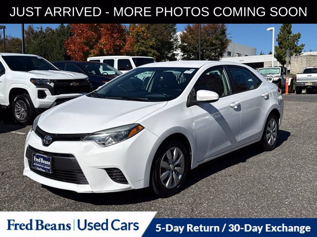 Used 2015 Toyota Corolla LE FWD image 3
