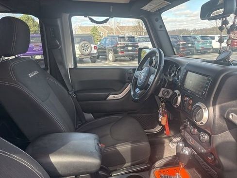 Used 2016 Jeep Wrangler Unlimited Sahara w/ Connectivity Group image 13