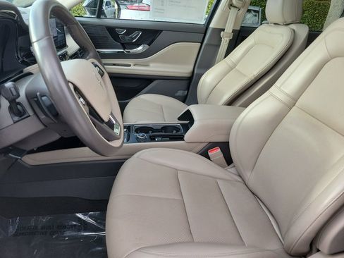 Certified 2021 Lincoln Corsair Standard w/ Premium Package image 21