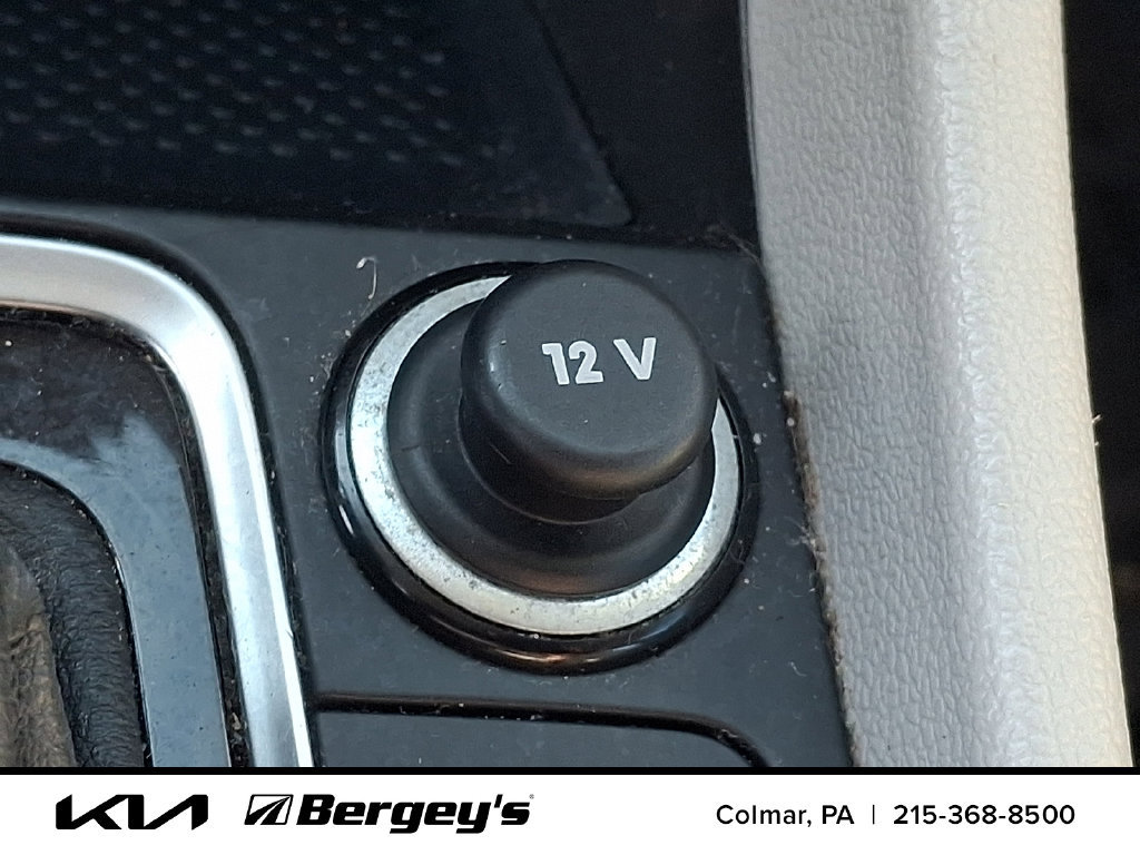 Used 2020 Volkswagen Jetta SE w/ SE Cold Weather Package FWD image 27