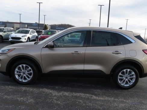 Certified 2021 Ford Escape SE image 13