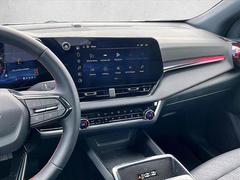 Certified 2026 Chevrolet Equinox RS image 8