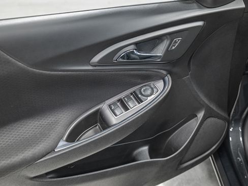 Used 2017 Chevrolet Malibu LT image 15