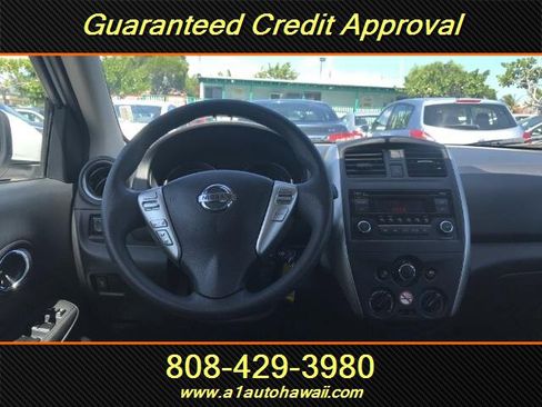 Used 2016 Nissan Versa SV FWD image 7
