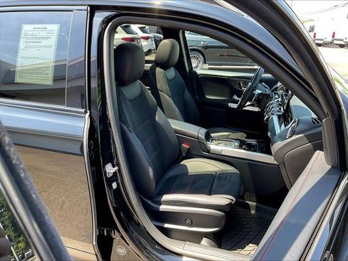 Certified 2024 Mercedes-Benz GLB 250 4MATIC image 31