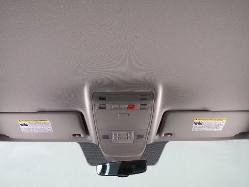 Used 2024 Volkswagen Taos SE image 54