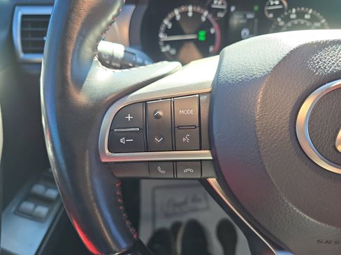 Used 2023 Lexus GX 460 Premium w/ Premium Package image 18