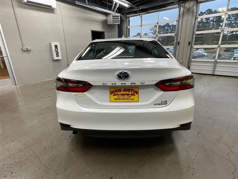 Used 2021 Toyota Camry LE FWD image 4