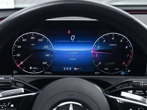 Used 2025 Mercedes-Benz E 350 Sedan image 27