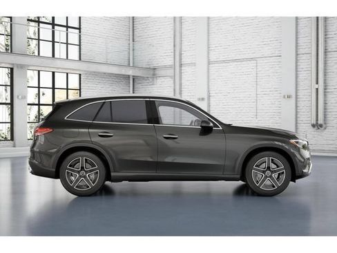 Used 2026 Mercedes-Benz GLC 300 4MATIC image 2